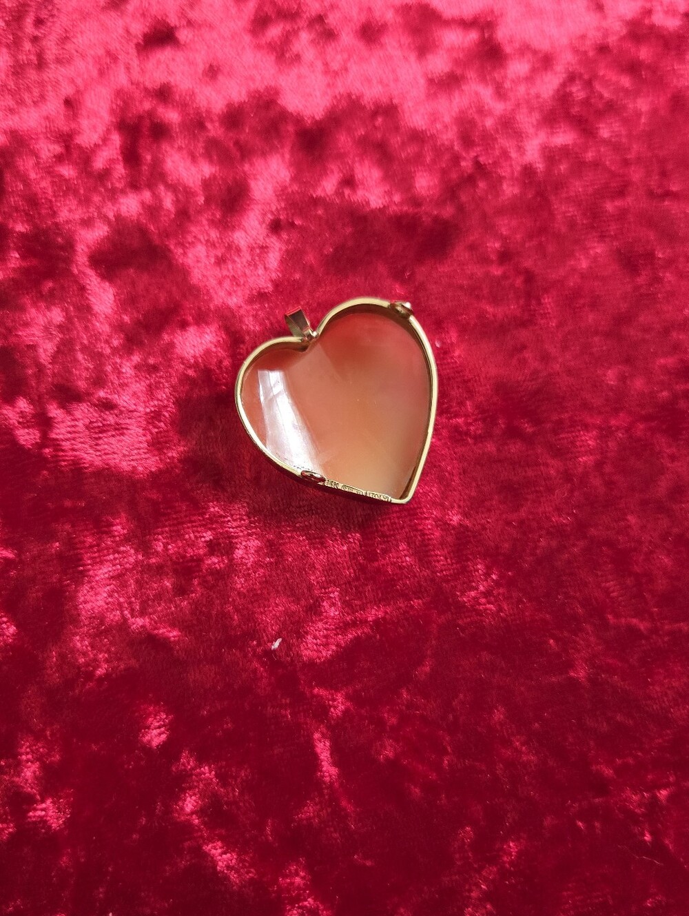 1980s Vintage Heart Cameo Pendant - Picture 3 of 4